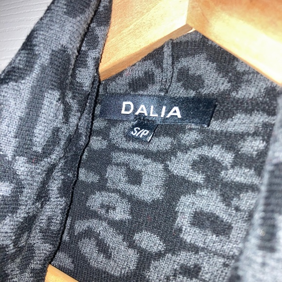 Dalia black and grey leopard knit open cardigan with tie belt. - Picture 3 of 4